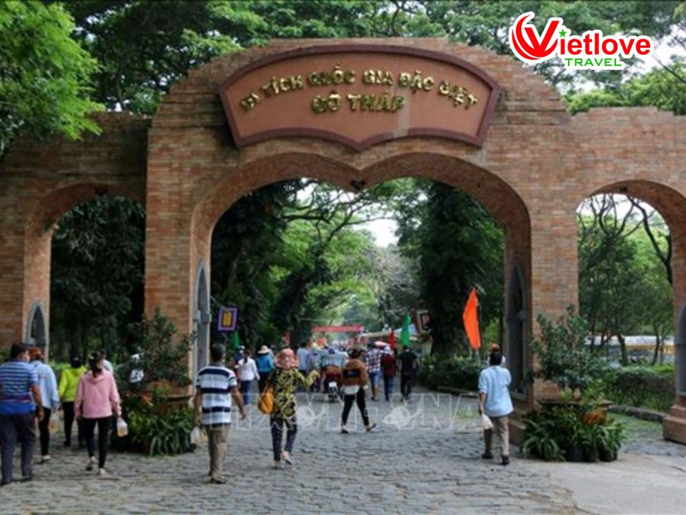 vietlovetour.com