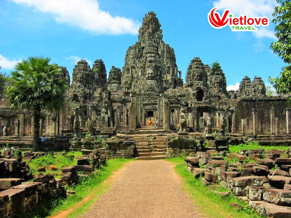vietlovetour.com
