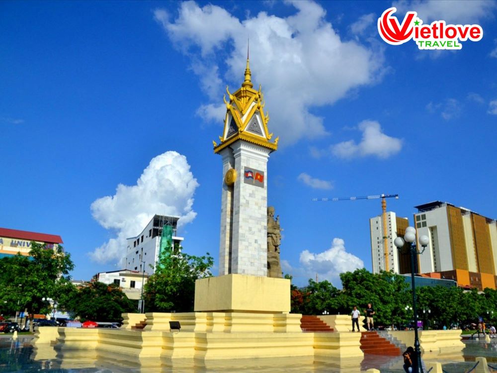 vietlovetour.com